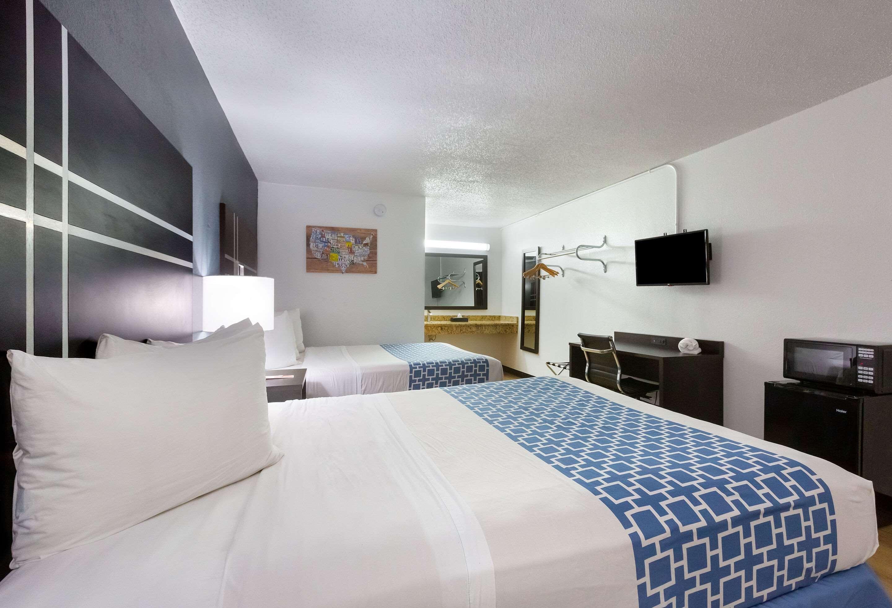 Econo Lodge Литония Екстериор снимка