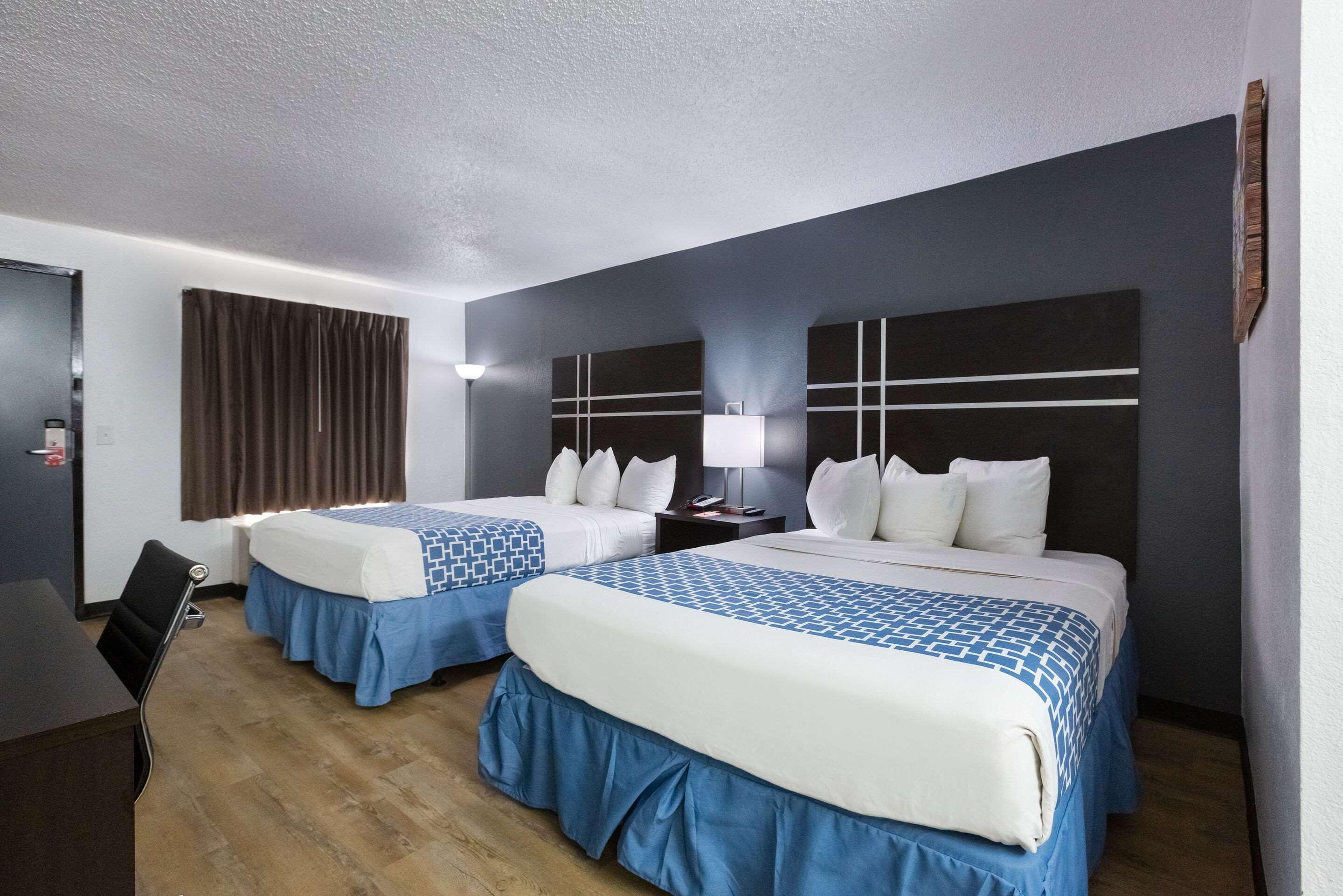 Econo Lodge Литония Екстериор снимка