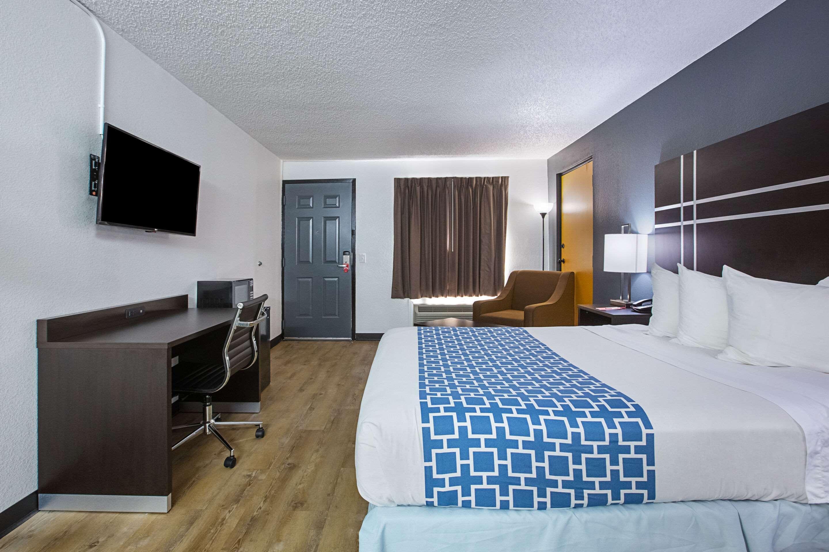 Econo Lodge Литония Екстериор снимка