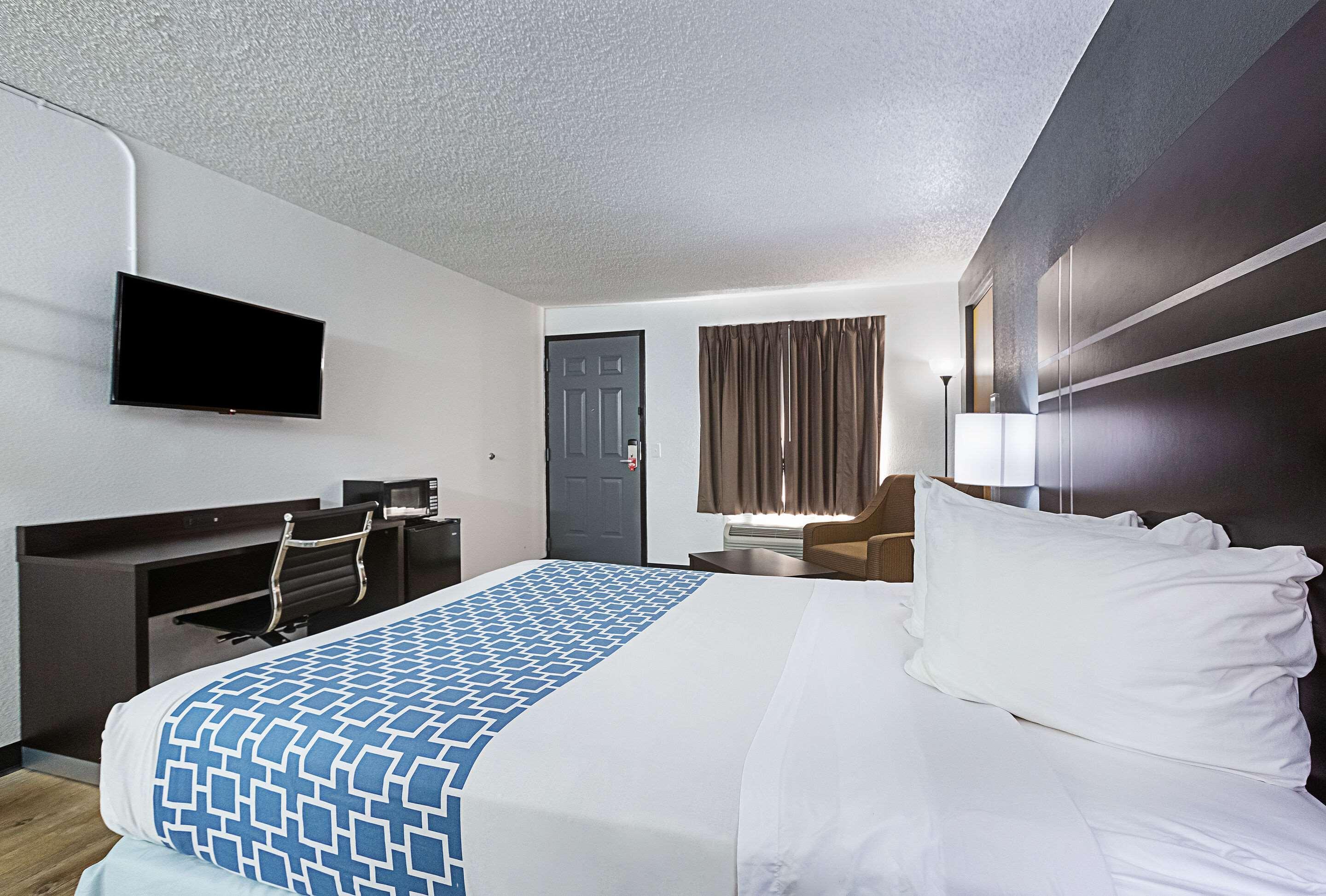 Econo Lodge Литония Екстериор снимка
