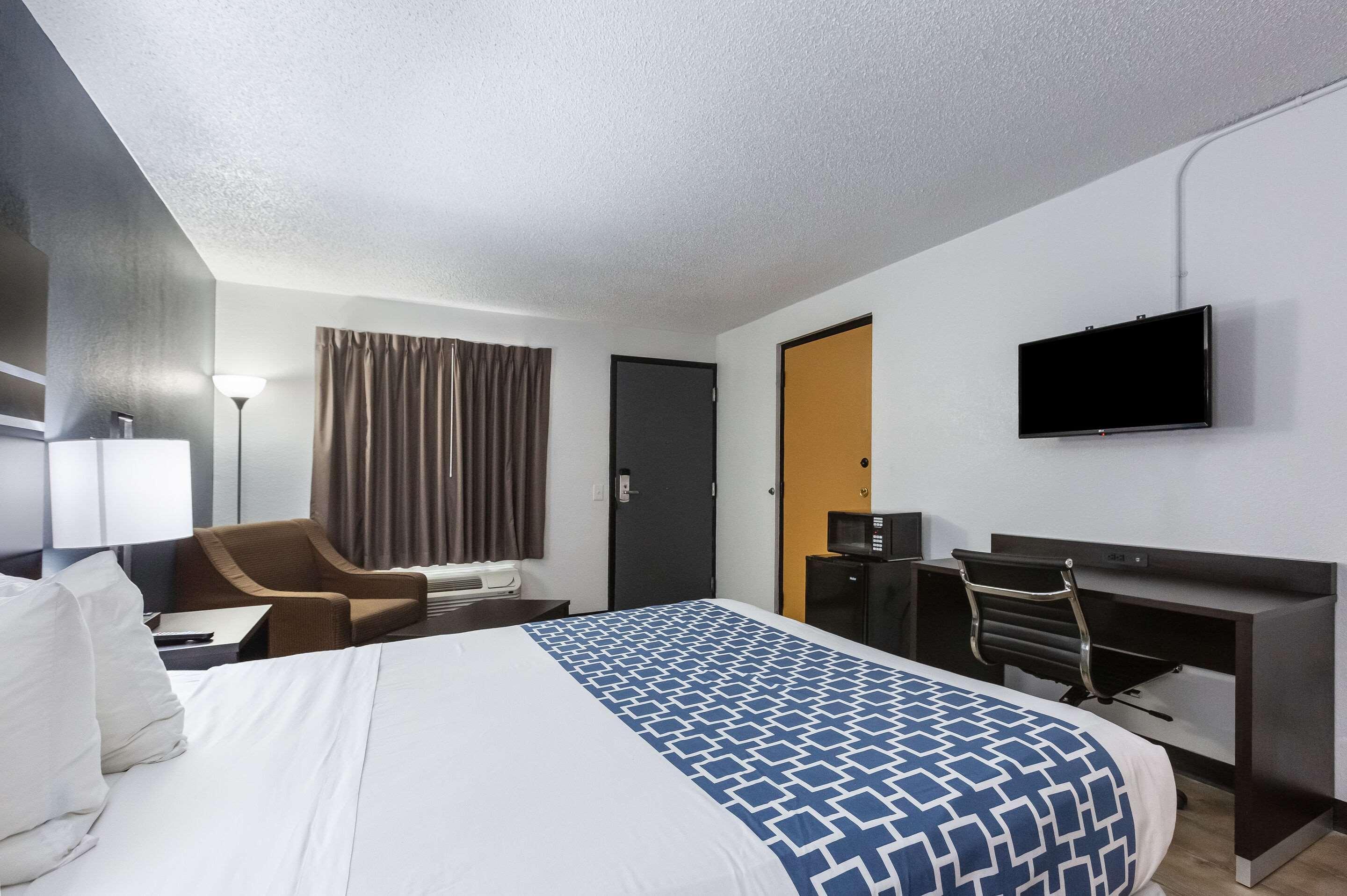 Econo Lodge Литония Екстериор снимка