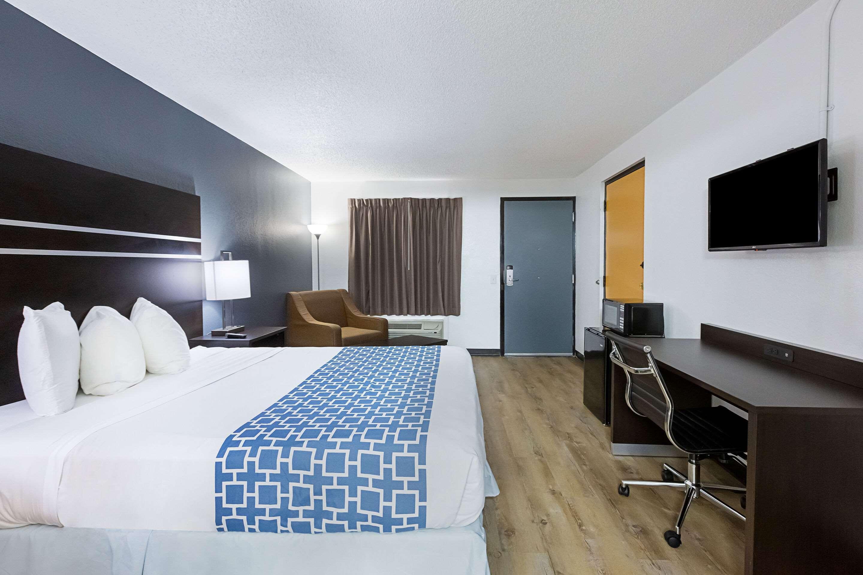 Econo Lodge Литония Екстериор снимка