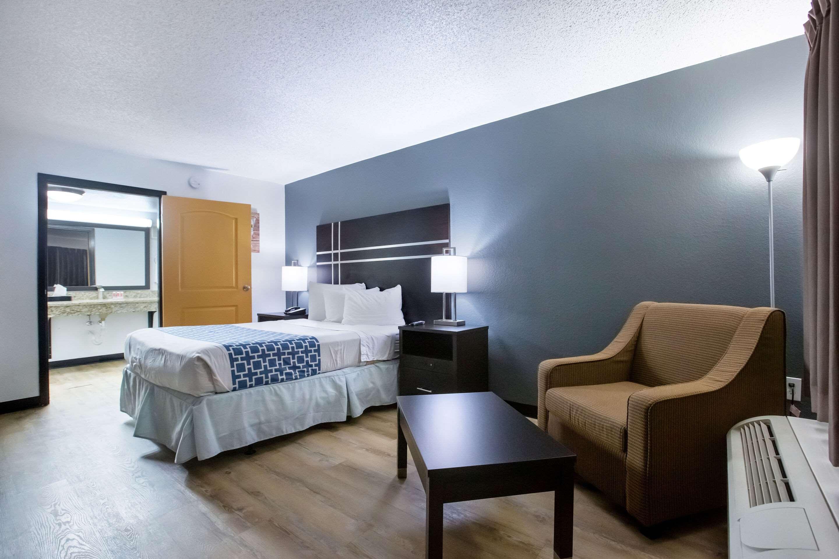 Econo Lodge Литония Екстериор снимка