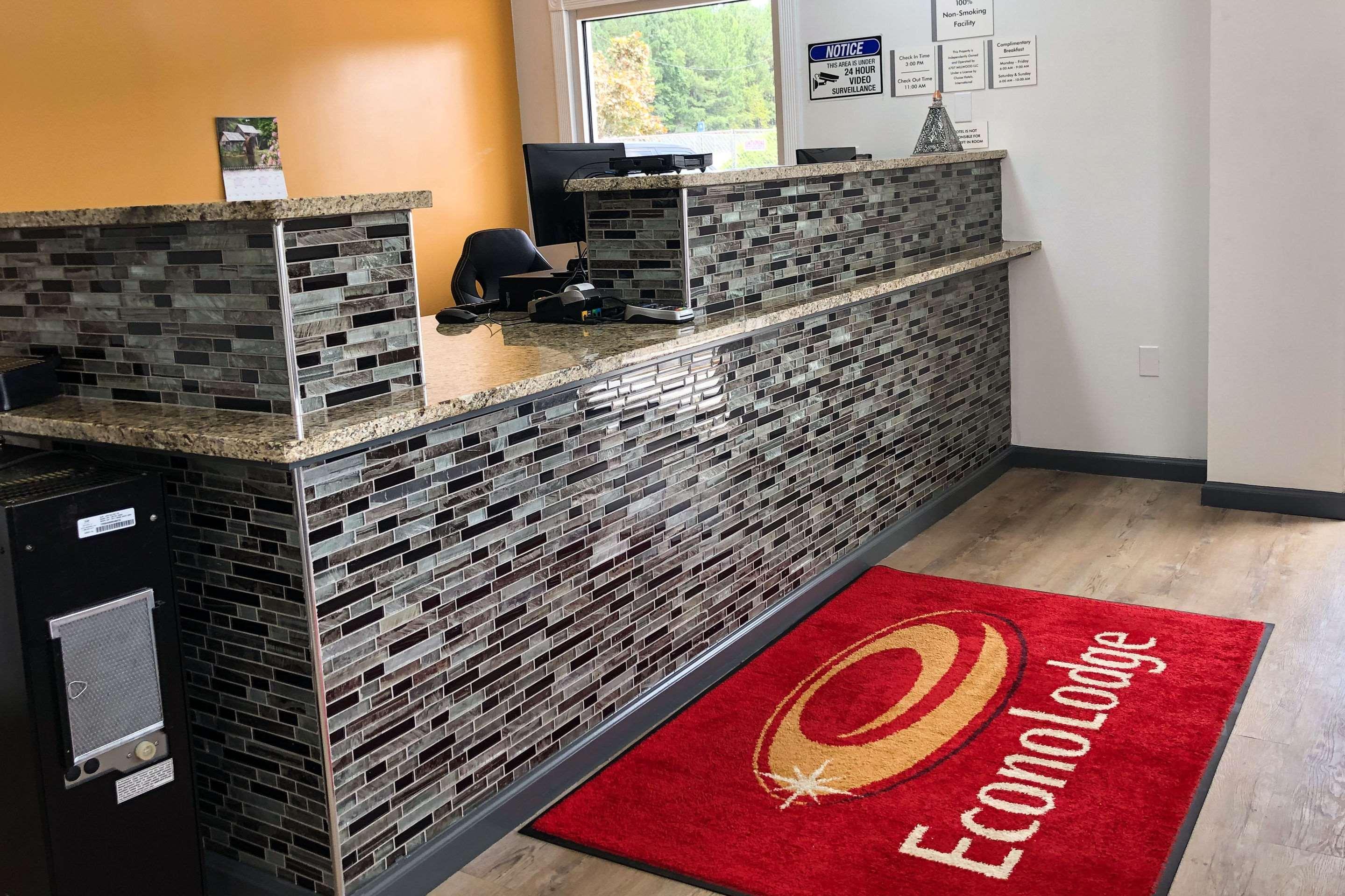 Econo Lodge Литония Екстериор снимка